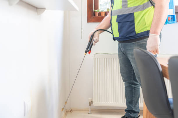 Best Exterminator Services  in Greilickville, MI